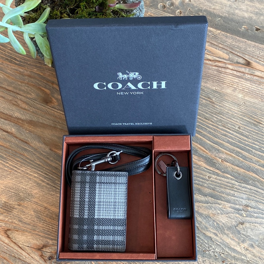 NWT COACH LANYARD WALLET KEYCHAIN KEY FOB REMOVABLE ID CREDIT CARD HOLDER SET 2p